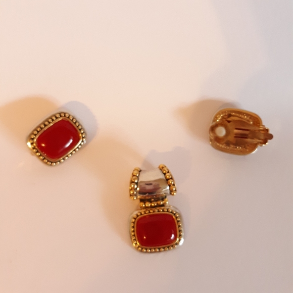 Jewelry Red Slide with Earrings set - Picture 2 of 3
